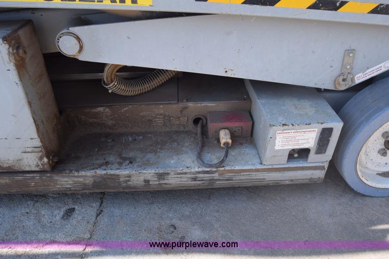 image for item J7231 Mec 2033ES scissor lift