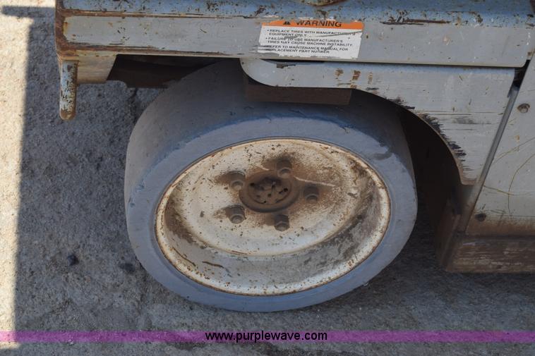 image for item J7231 Mec 2033ES scissor lift