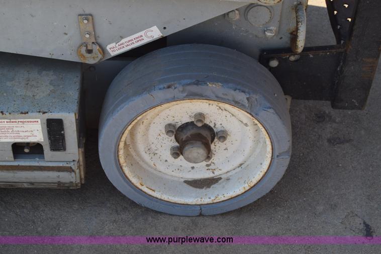 image for item J7231 Mec 2033ES scissor lift