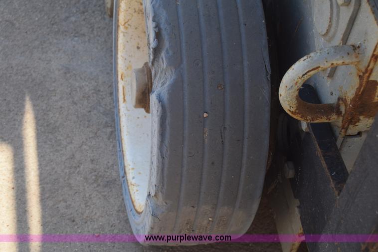 image for item J7231 Mec 2033ES scissor lift