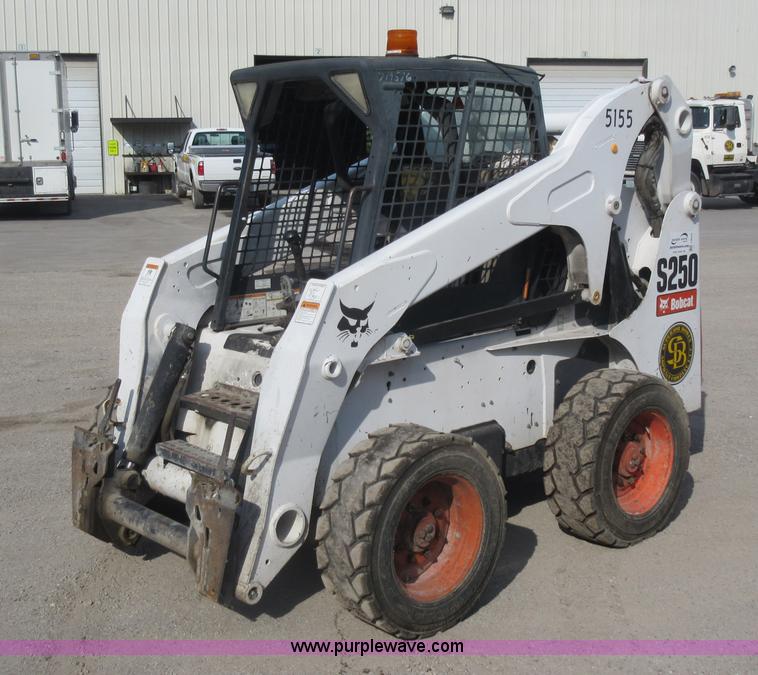 image for item J8659 2007 Bobcat S250 skid steer