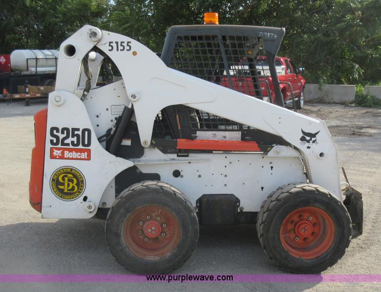 image for item J8659 2007 Bobcat S250 skid steer