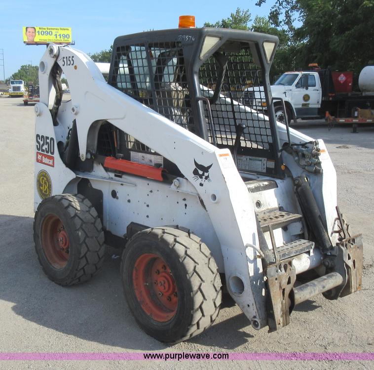 image for item J8659 2007 Bobcat S250 skid steer