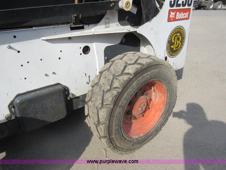 image for item J8659 2007 Bobcat S250 skid steer