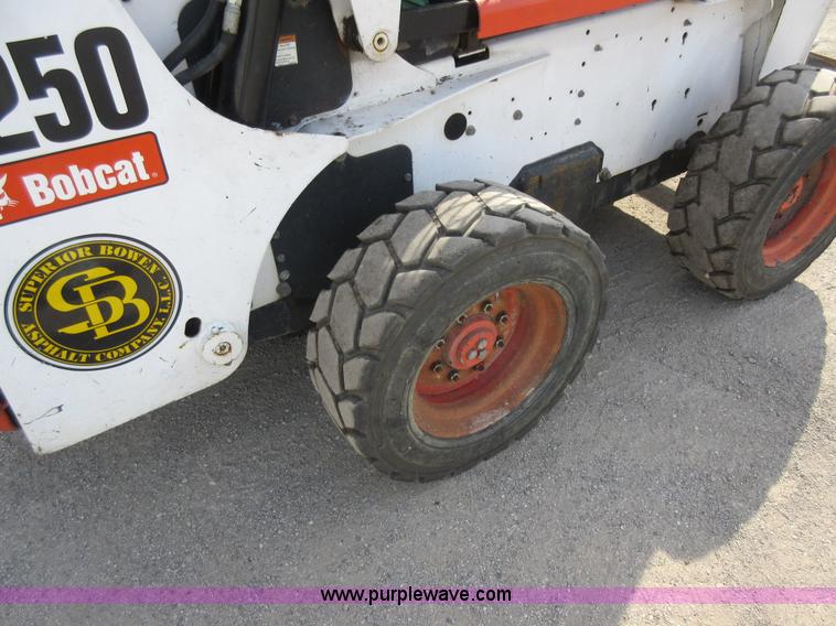 image for item J8659 2007 Bobcat S250 skid steer