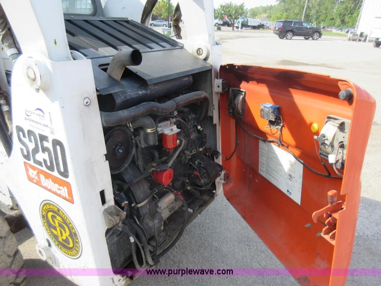 image for item J8659 2007 Bobcat S250 skid steer