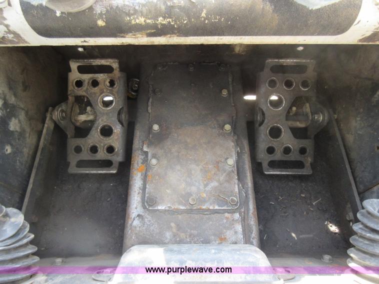 image for item J8659 2007 Bobcat S250 skid steer