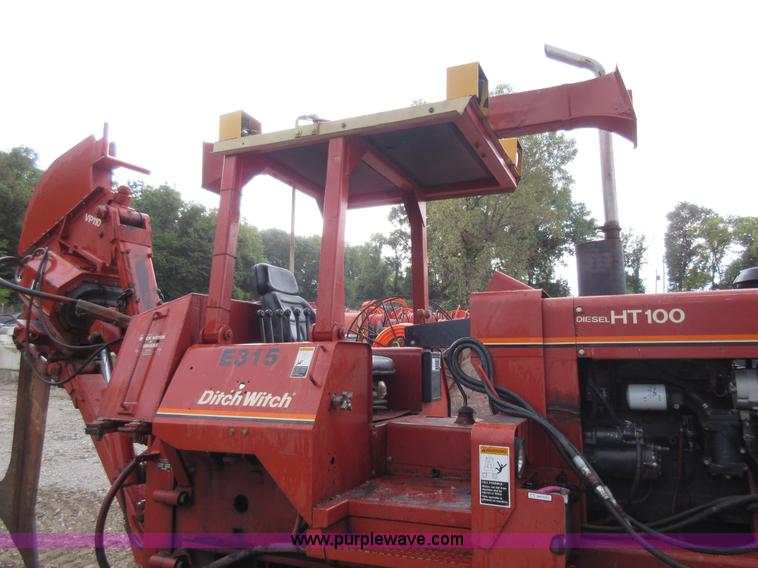 image for item J8670 Ditch Witch HT100J cable plow