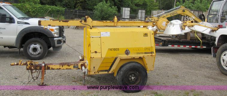 image for item J8679 Kilmond Bros Maxi-Lite light plant