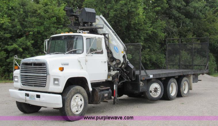 image for item J8681 1987 Ford LNT8000 crane truck