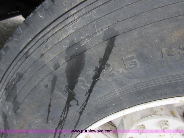 image for item J8681 1987 Ford LNT8000 crane truck