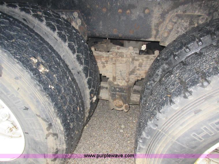 image for item J8681 1987 Ford LNT8000 crane truck