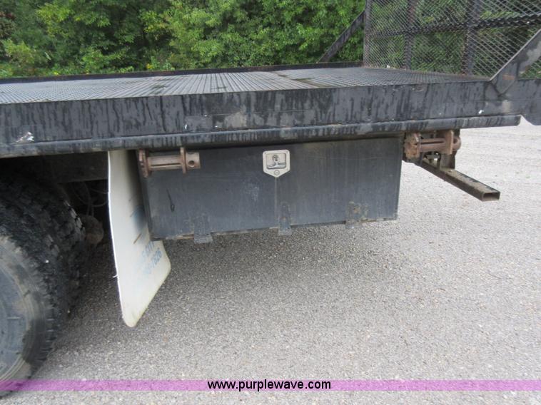 image for item J8681 1987 Ford LNT8000 crane truck