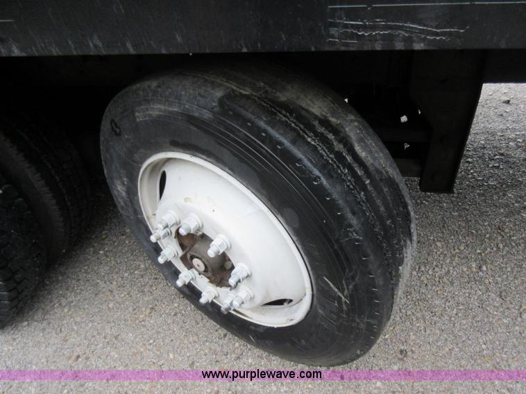 image for item J8681 1987 Ford LNT8000 crane truck