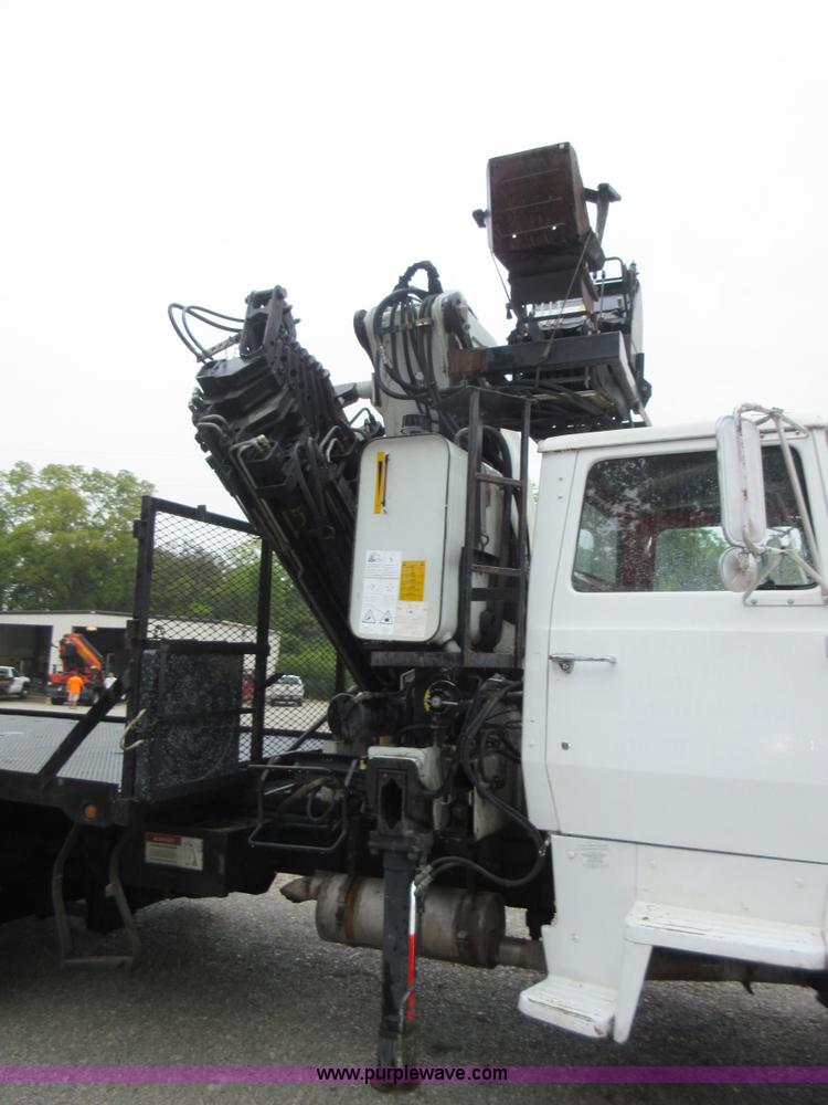 image for item J8681 1987 Ford LNT8000 crane truck