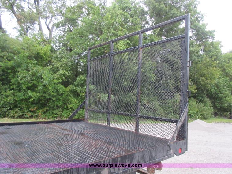 image for item J8681 1987 Ford LNT8000 crane truck