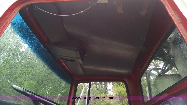 image for item J8681 1987 Ford LNT8000 crane truck