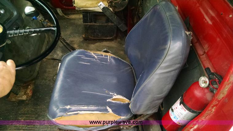 image for item J8681 1987 Ford LNT8000 crane truck