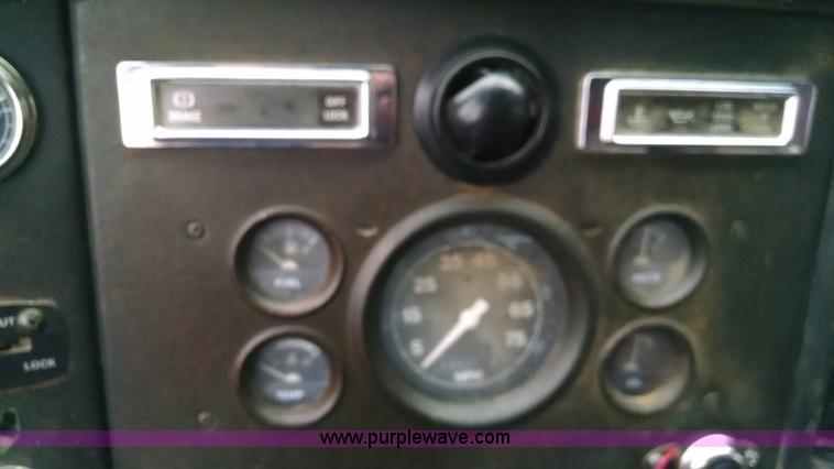 image for item J8681 1987 Ford LNT8000 crane truck