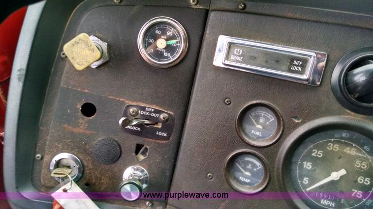 image for item J8681 1987 Ford LNT8000 crane truck