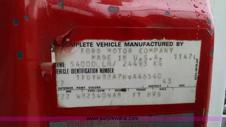 image for item J8681 1987 Ford LNT8000 crane truck