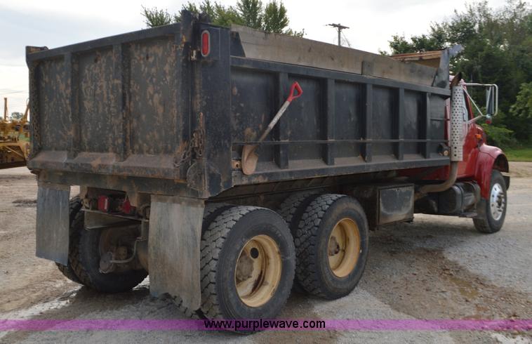 image for item J8682 1996 International 4900 dump truck