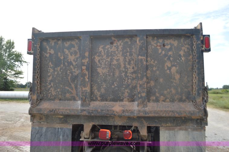 image for item J8682 1996 International 4900 dump truck