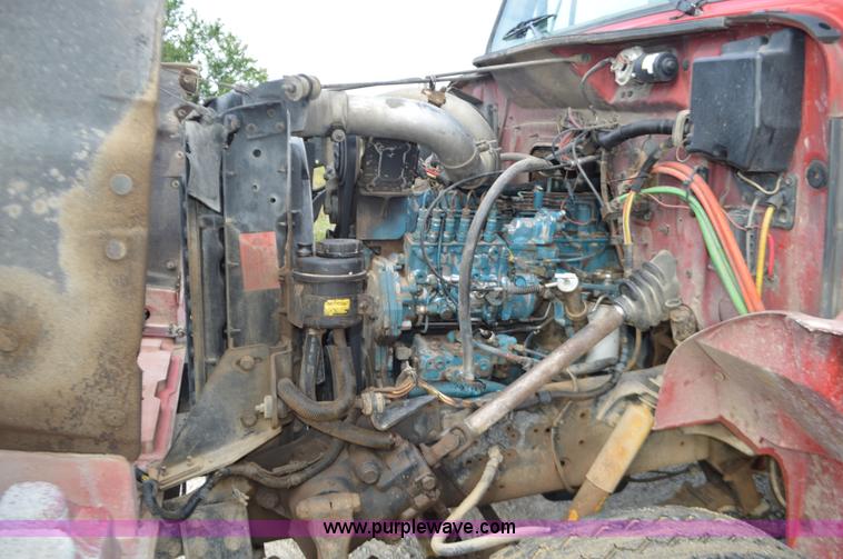 image for item J8682 1996 International 4900 dump truck