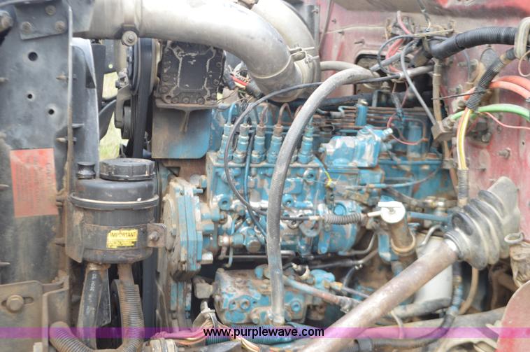 image for item J8682 1996 International 4900 dump truck