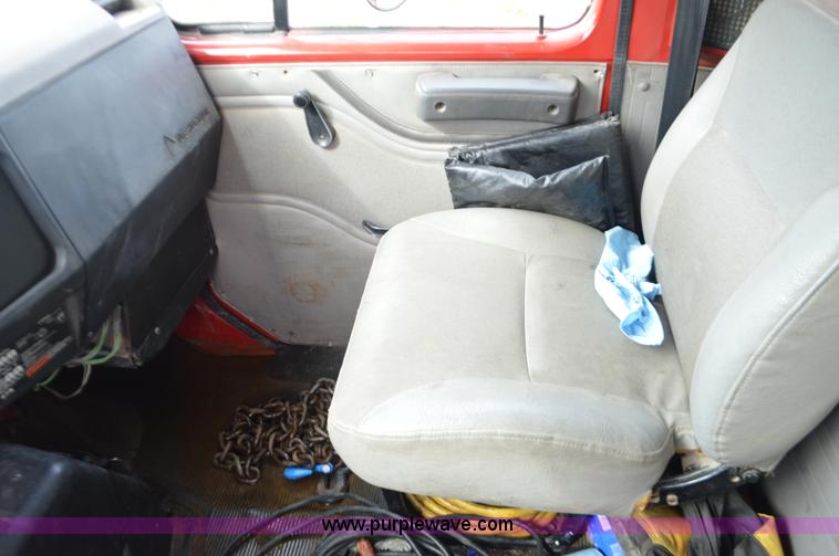 image for item J8682 1996 International 4900 dump truck