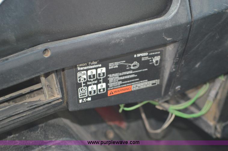 image for item J8682 1996 International 4900 dump truck