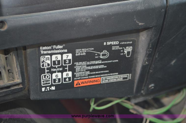 image for item J8682 1996 International 4900 dump truck