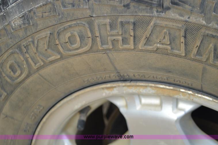 image for item J8683 2000 Chevrolet Silverado 1500 Ext. Cab pickup truck