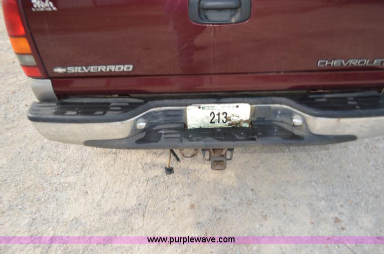 image for item J8683 2000 Chevrolet Silverado 1500 Ext. Cab pickup truck