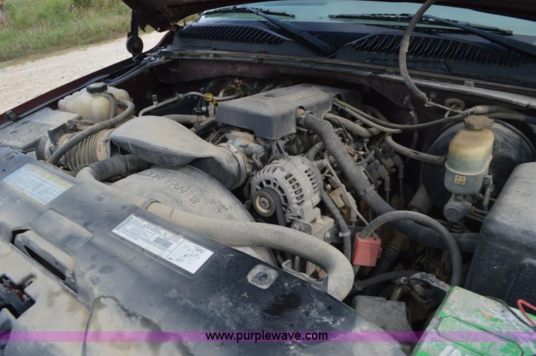 image for item J8683 2000 Chevrolet Silverado 1500 Ext. Cab pickup truck