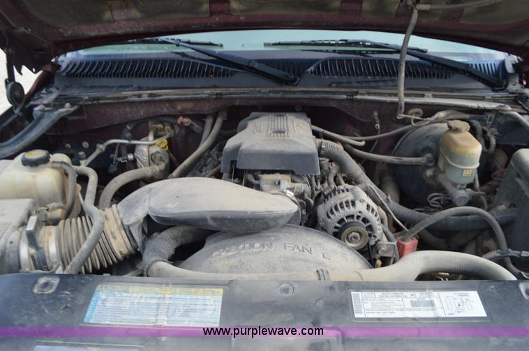 image for item J8683 2000 Chevrolet Silverado 1500 Ext. Cab pickup truck