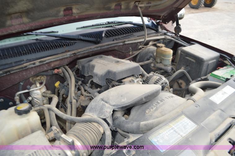 image for item J8683 2000 Chevrolet Silverado 1500 Ext. Cab pickup truck