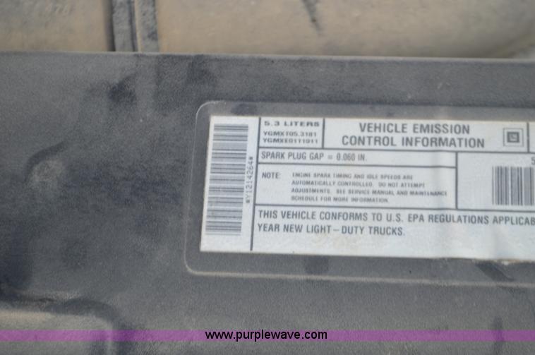 image for item J8683 2000 Chevrolet Silverado 1500 Ext. Cab pickup truck