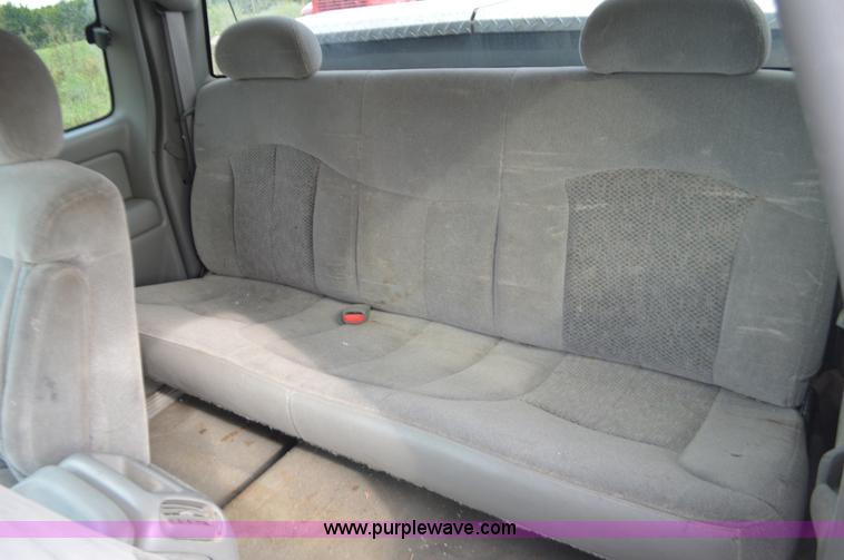 image for item J8683 2000 Chevrolet Silverado 1500 Ext. Cab pickup truck