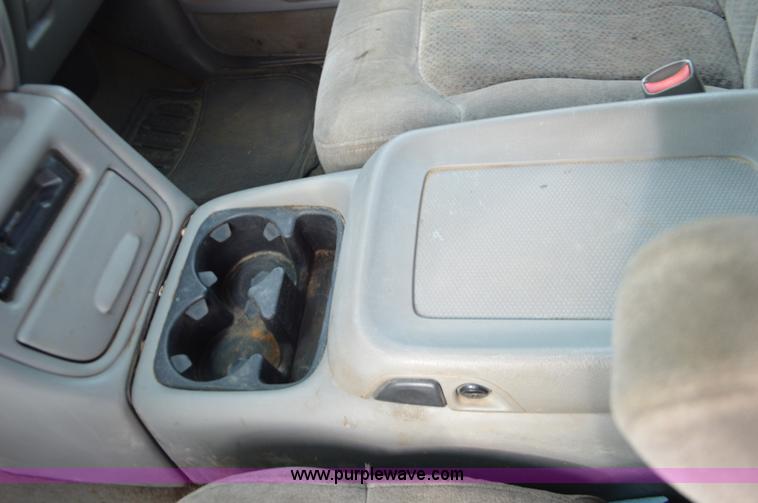 image for item J8683 2000 Chevrolet Silverado 1500 Ext. Cab pickup truck