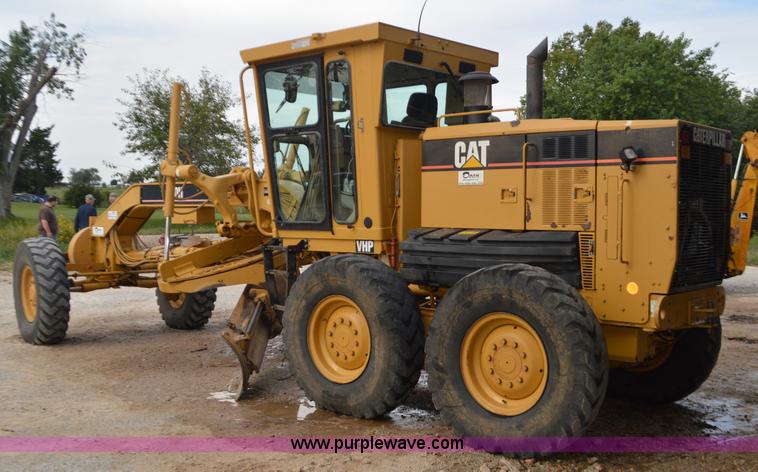 image for item J8684 2006 Caterpillar 120H motor grader