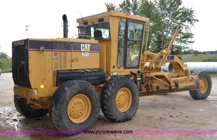 image for item J8684 2006 Caterpillar 120H motor grader