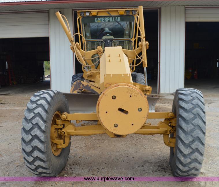 image for item J8684 2006 Caterpillar 120H motor grader