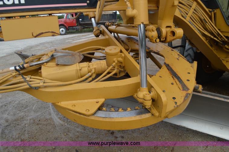 image for item J8684 2006 Caterpillar 120H motor grader