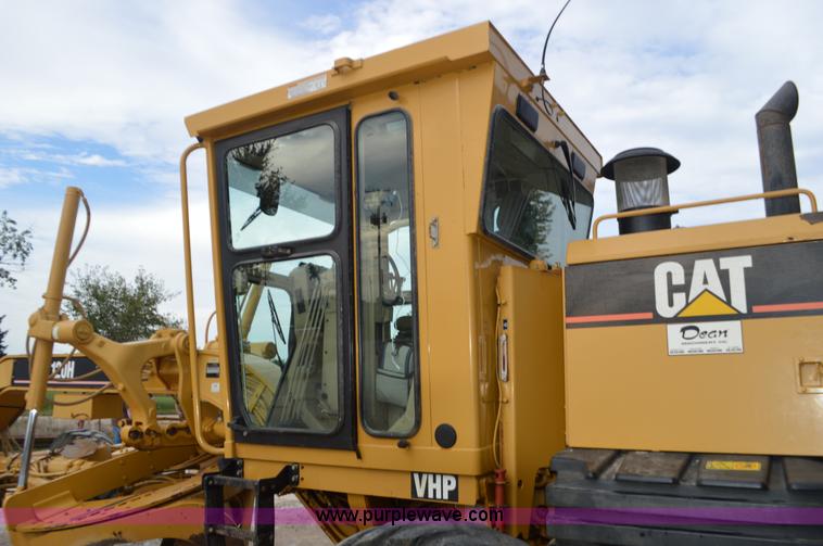 image for item J8684 2006 Caterpillar 120H motor grader