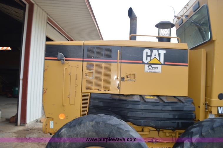 image for item J8684 2006 Caterpillar 120H motor grader