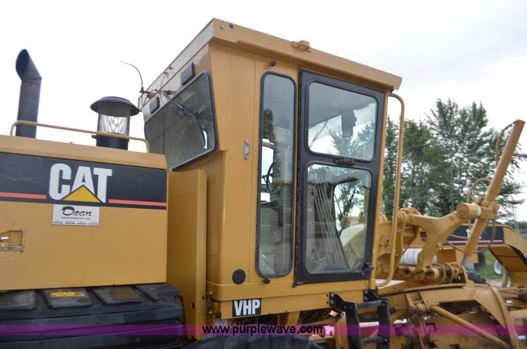 image for item J8684 2006 Caterpillar 120H motor grader