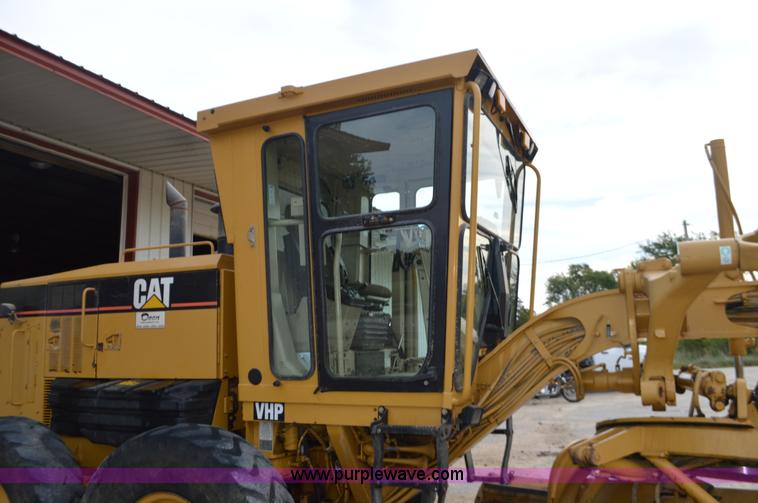 image for item J8684 2006 Caterpillar 120H motor grader