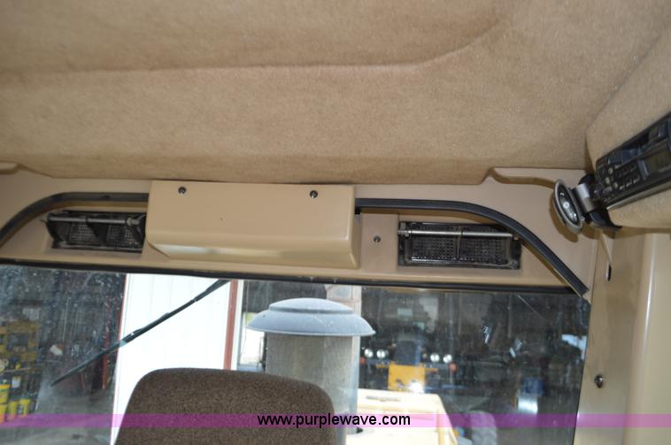 image for item J8684 2006 Caterpillar 120H motor grader