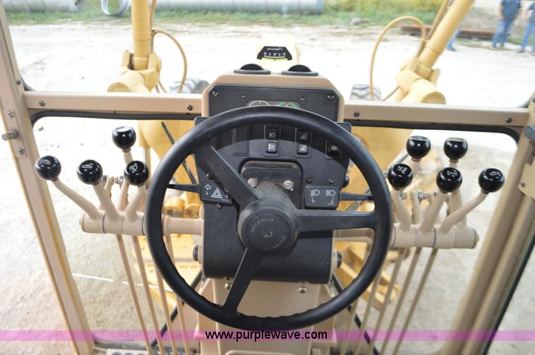 image for item J8684 2006 Caterpillar 120H motor grader